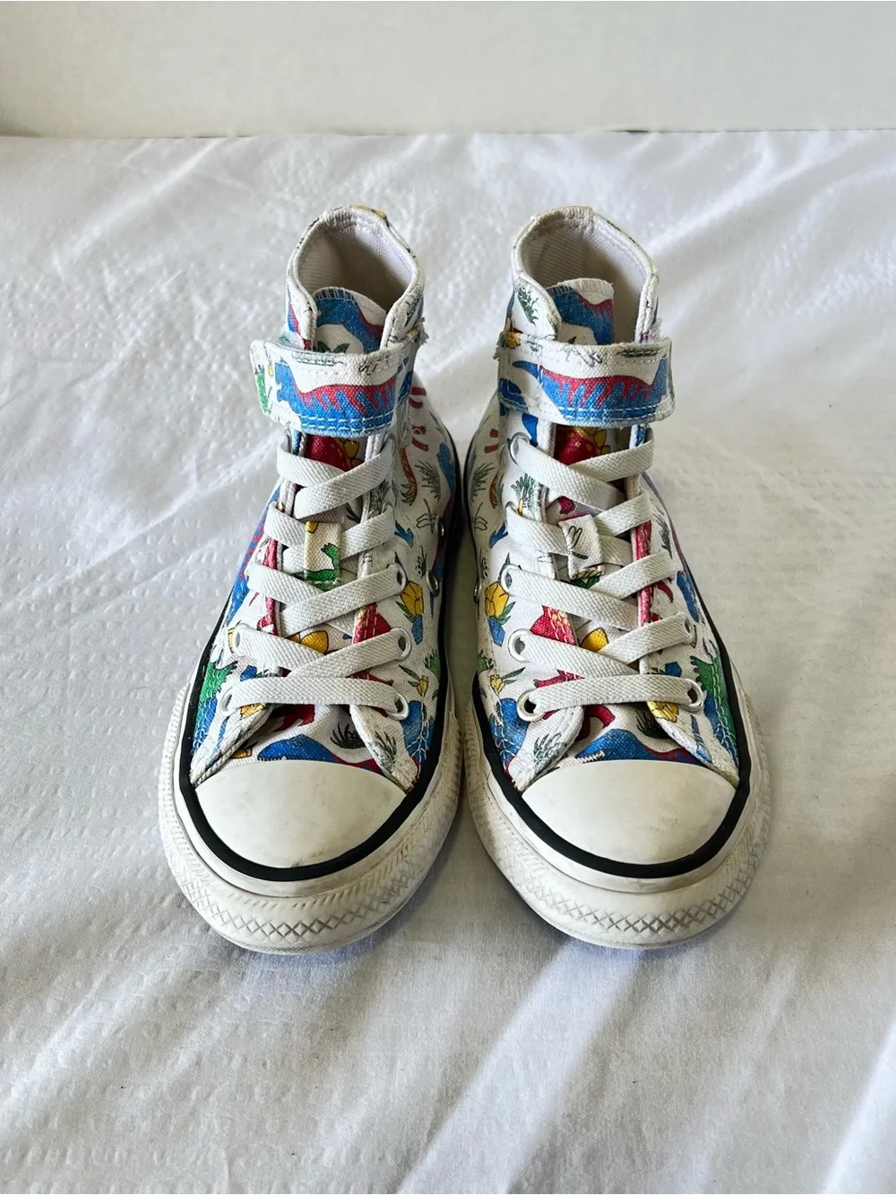 Converse Kids High-Top Sneakers in White with Blue, Green, Red and Yellow Print
